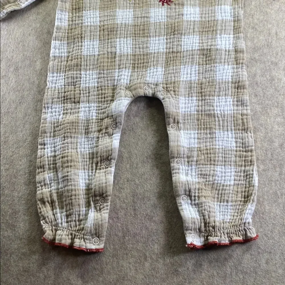 Mud Pie Beige and White Embodied Baby Romper 100% Cotton Size 9-12 months